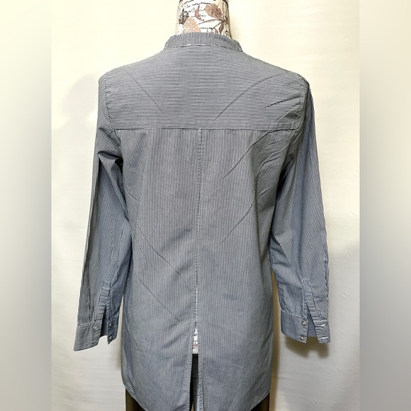 RO & DE Gray and‎ white micro striped tab collar top size XS. - Picture 5 of 11